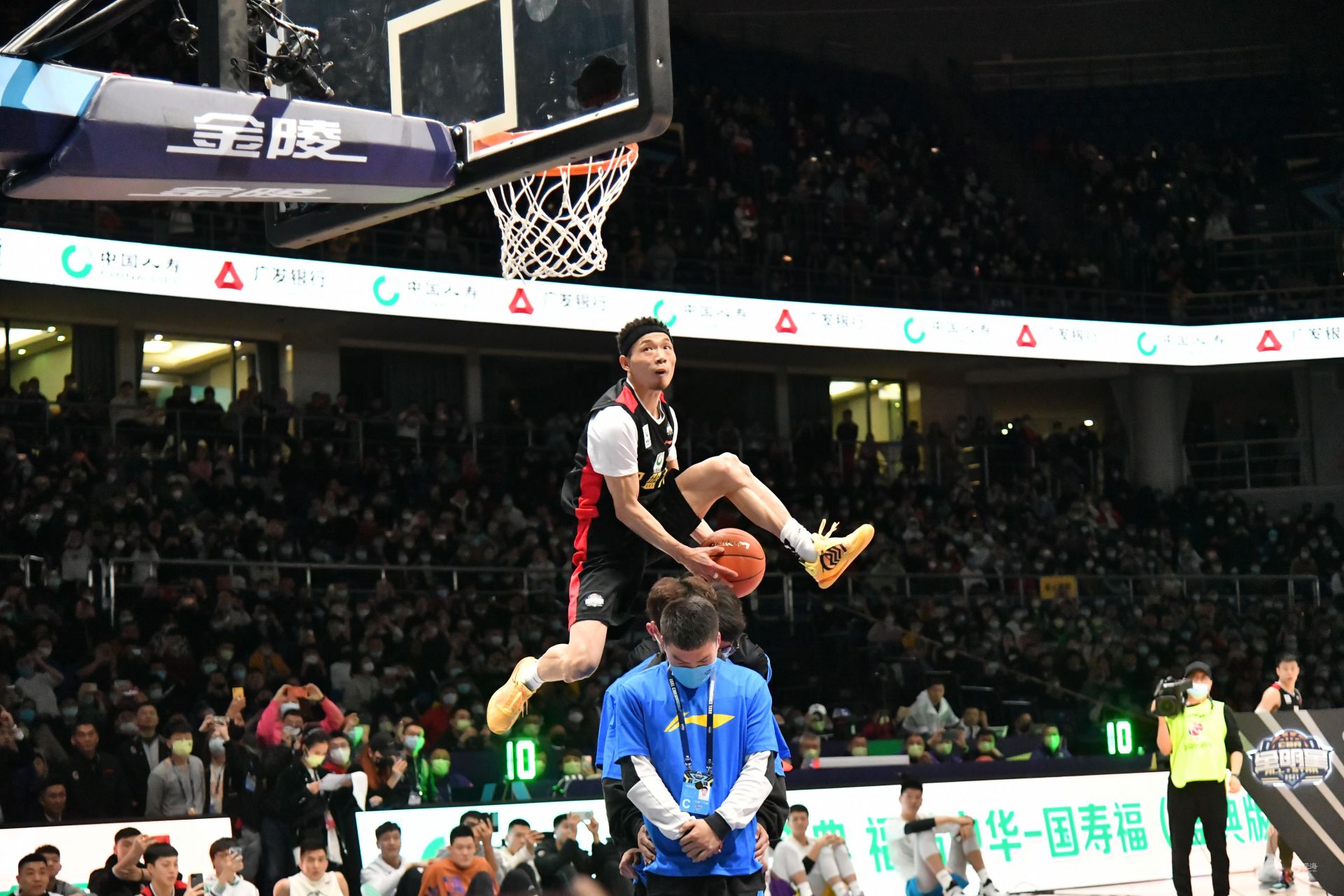 律以及球员 律以及球员