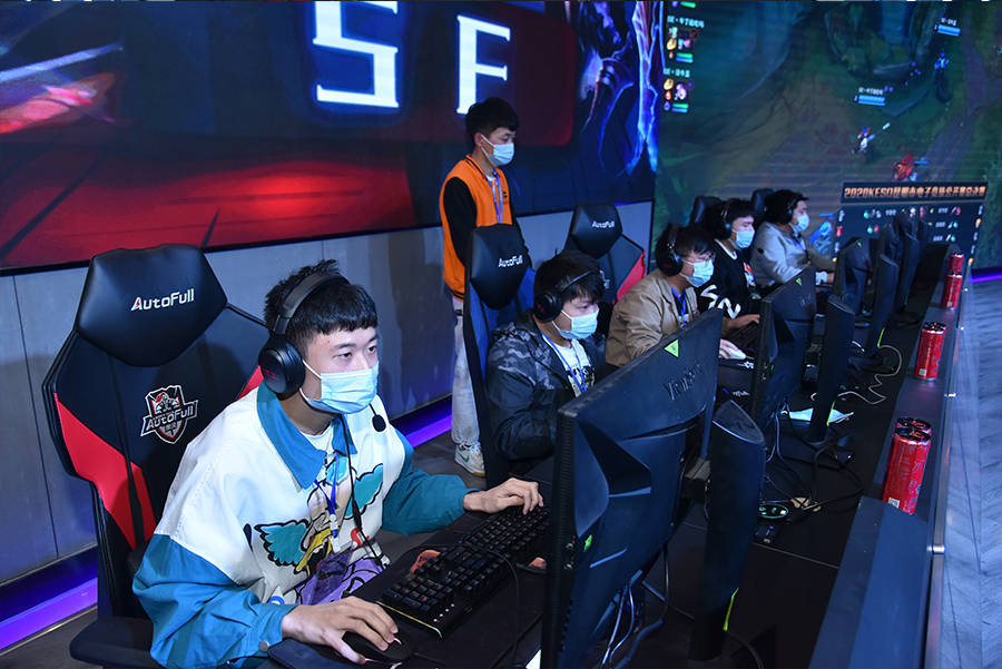 教练多诺万 教练多诺万